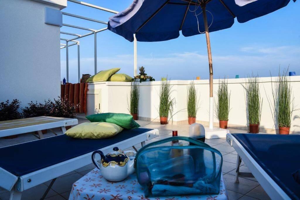 La Terrazza Di Alcino Leilighet Torre Canne Eksteriør bilde